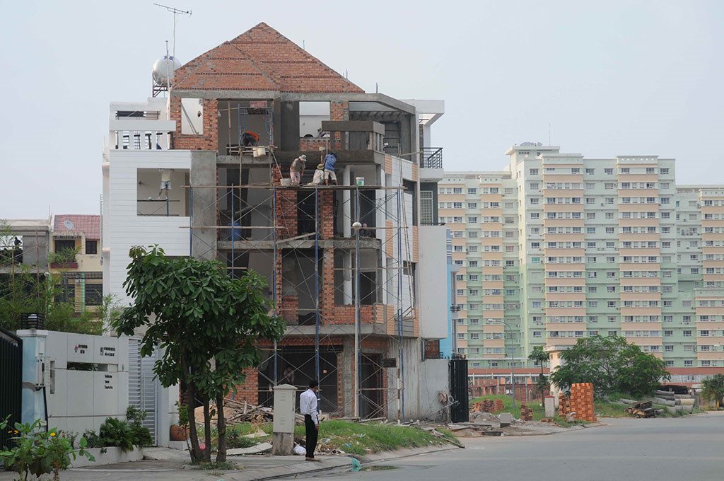 vòng luẩn quẩn giấy phép xây dựng và sổ đỏ.